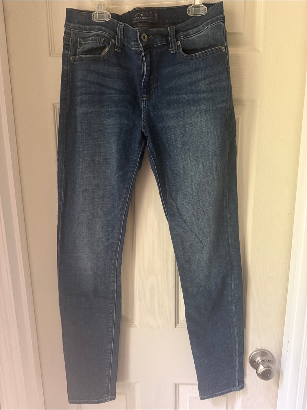 Lucky Brand Women’s Skinny Jeans in Faded Blue Wash